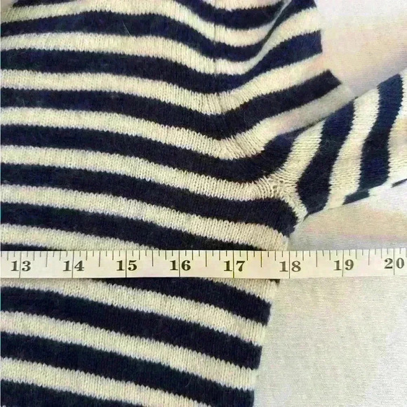 Vineyard Vines Sweater Long Sleeve Navy & Cream Striped Angora/Cashmere Women S - Picture 8 of 9